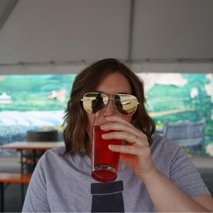 Meet your Posher, Rebecca